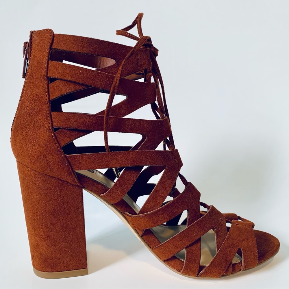 New Forever21 Tan Sandals Size 5.5 with block heel